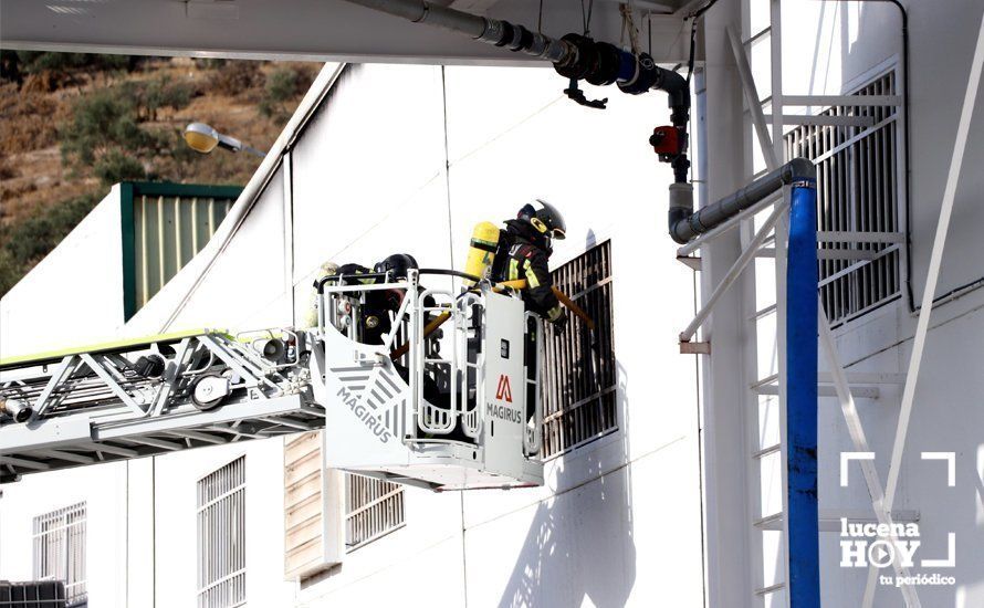 GALERÍA: Un incendio destruye parte de las instalaciones de la empresa SubReciclaje en La Sierrezuela