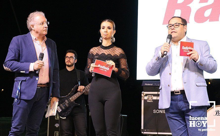 GALERÍA: De la "calle del infierno" sin ruido a la gala de Radiolé. Así vimos la primera noche de feria... GALERÍA: De la "calle del infierno" sin ruido a la gala de Radiolé. Así vimos la primera noche de feria...