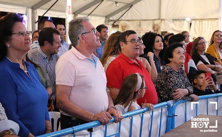 GALERÍA: De la "calle del infierno" sin ruido a la gala de Radiolé. Así vimos la primera noche de feria...