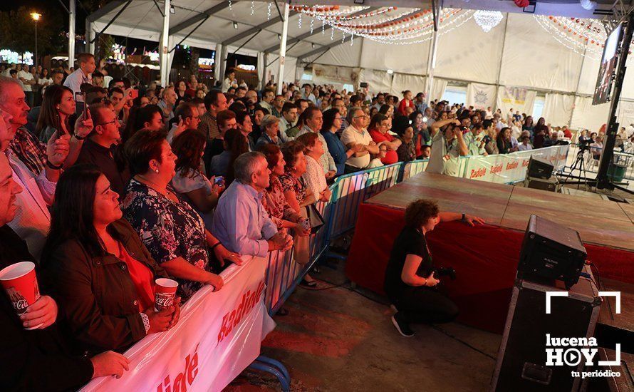 GALERÍA: De la "calle del infierno" sin ruido a la gala de Radiolé. Así vimos la primera noche de feria...