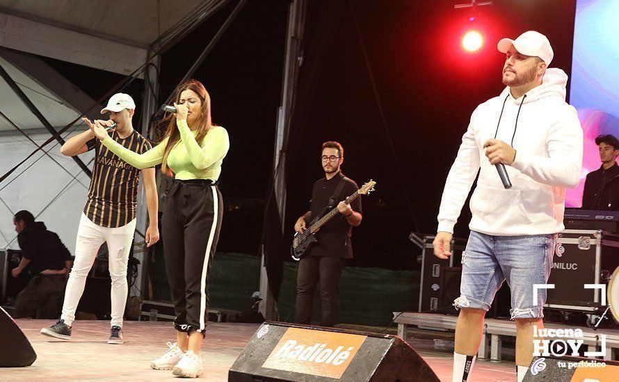 GALERÍA: De la "calle del infierno" sin ruido a la gala de Radiolé. Así vimos la primera noche de feria... GALERÍA: De la "calle del infierno" sin ruido a la gala de Radiolé. Así vimos la primera noche de feria...
