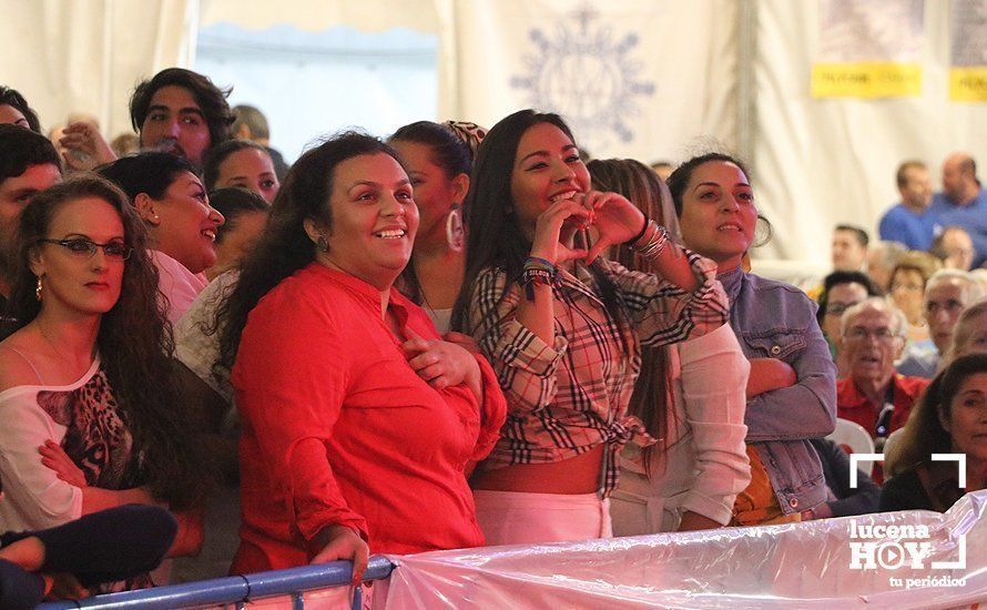 GALERÍA: De la "calle del infierno" sin ruido a la gala de Radiolé. Así vimos la primera noche de feria... GALERÍA: De la "calle del infierno" sin ruido a la gala de Radiolé. Así vimos la primera noche de feria...