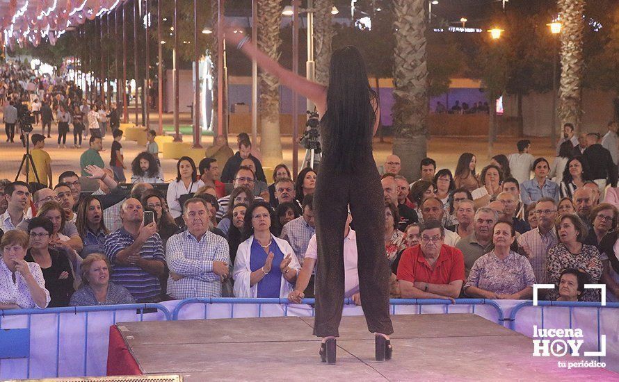 GALERÍA: De la "calle del infierno" sin ruido a la gala de Radiolé. Así vimos la primera noche de feria... GALERÍA: De la "calle del infierno" sin ruido a la gala de Radiolé. Así vimos la primera noche de feria...