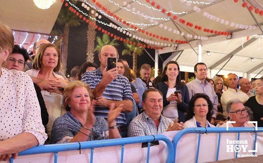 GALERÍA: De la "calle del infierno" sin ruido a la gala de Radiolé. Así vimos la primera noche de feria... GALERÍA: De la "calle del infierno" sin ruido a la gala de Radiolé. Así vimos la primera noche de feria...