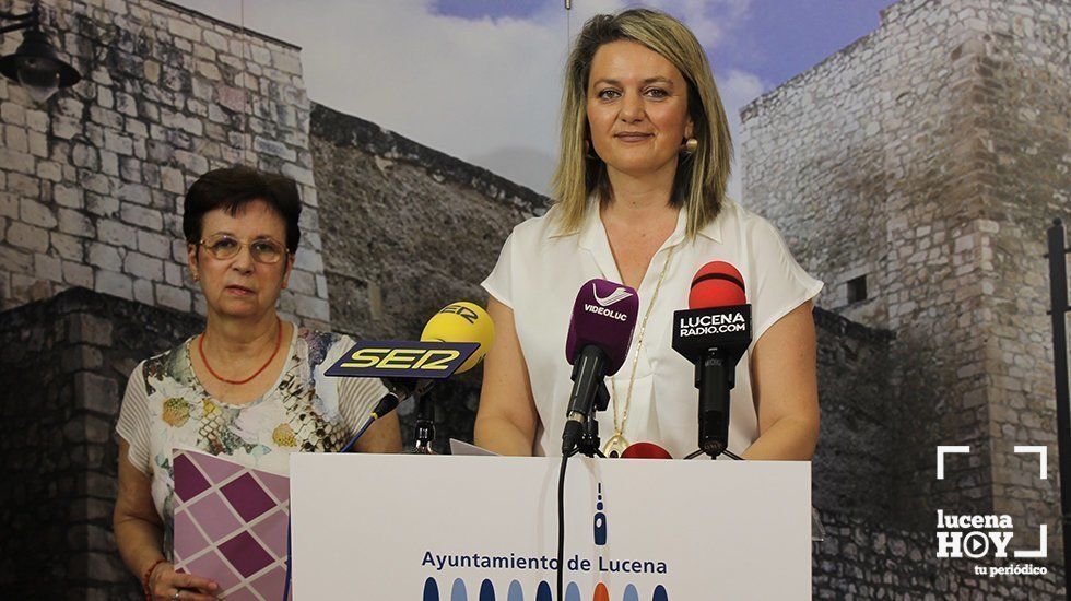  Mari Carmen García y Carmen Gallardo, durante la rueda de prensa 