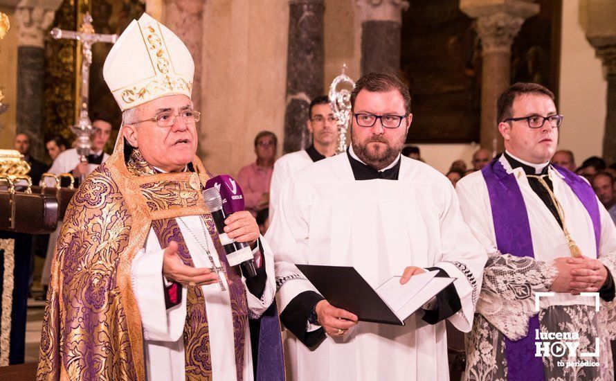 GALERÍA: La devoción nazarena de Lucena llena la Mezquita Catedral de Córdoba