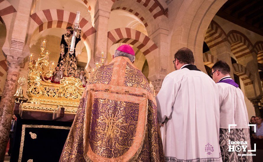 GALERÍA: La devoción nazarena de Lucena llena la Mezquita Catedral de Córdoba