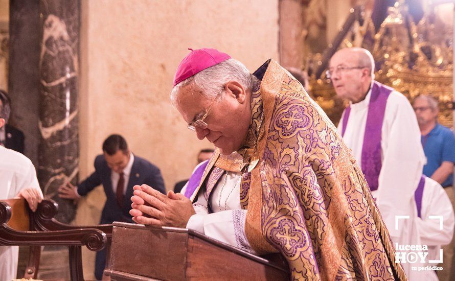 GALERÍA: La devoción nazarena de Lucena llena la Mezquita Catedral de Córdoba