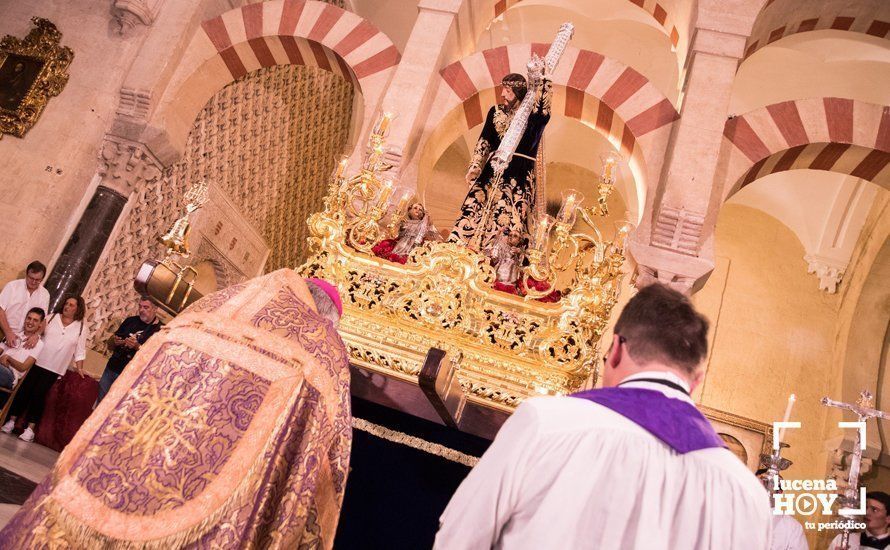 GALERÍA: La devoción nazarena de Lucena llena la Mezquita Catedral de Córdoba