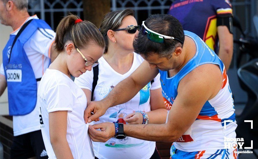 GALERÍA: III Subida al Santuario de Aras: Una carrera, un paseo y una fiesta