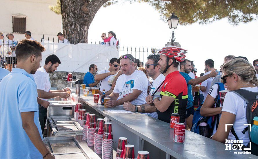 GALERÍA: III Subida al Santuario de Aras: Una carrera, un paseo y una fiesta