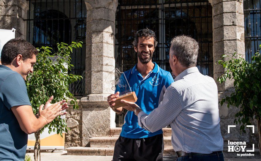 GALERÍA: III Subida al Santuario de Aras: Una carrera, un paseo y una fiesta