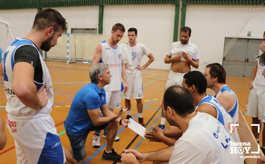 GALERÍA: El Club Baloncesto Ciudad de Lucena se queda a las puertas de la remontada frente al Udenci Encinarejo (64-65)