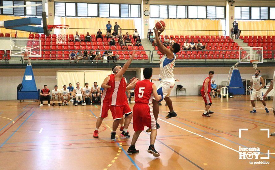 GALERÍA: El Club Baloncesto Ciudad de Lucena se queda a las puertas de la remontada frente al Udenci Encinarejo (64-65)