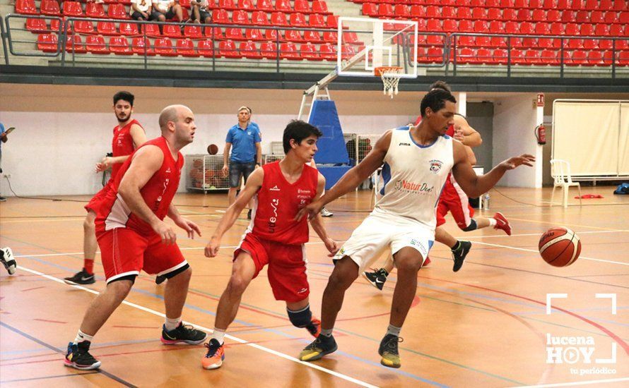 GALERÍA: El Club Baloncesto Ciudad de Lucena se queda a las puertas de la remontada frente al Udenci Encinarejo (64-65)