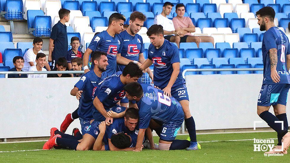  El CD Lucecor EF celebra un gol 