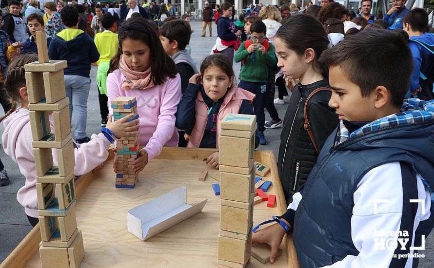 GALERÍA: La Plaza Nueva se llena de actividades saludables de la mano de las asociaciones locales GALERÍA: La Plaza Nueva se llena de actividades saludables de la mano de las asociaciones locales