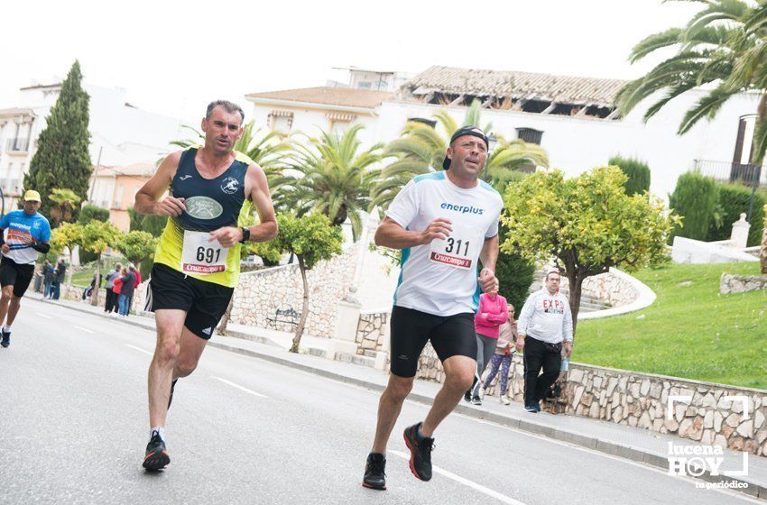 GALERÍA I: XXI Carrera Popular Ciudad de Lucena: Todo el mundo a correr: La salida y el recorrido urbano