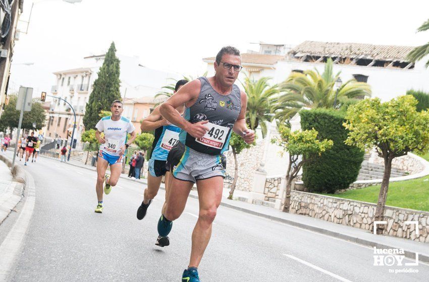 GALERÍA I: XXI Carrera Popular Ciudad de Lucena: Todo el mundo a correr: La salida y el recorrido urbano