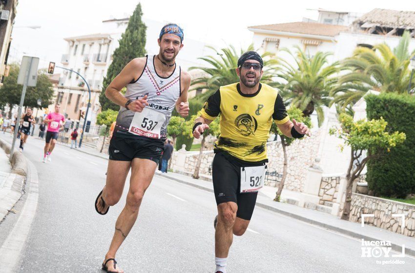 GALERÍA I: XXI Carrera Popular Ciudad de Lucena: Todo el mundo a correr: La salida y el recorrido urbano