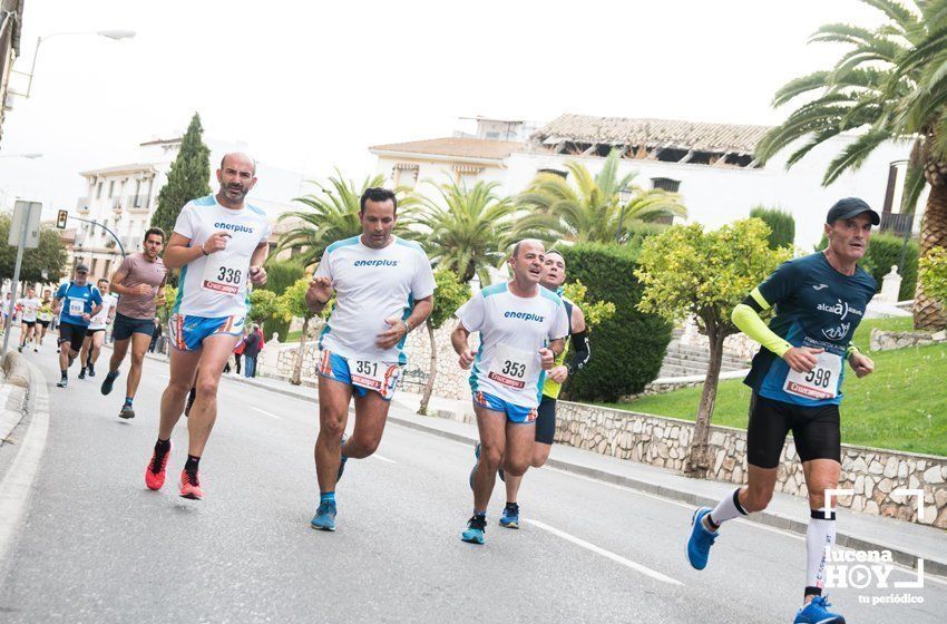 GALERÍA I: XXI Carrera Popular Ciudad de Lucena: Todo el mundo a correr: La salida y el recorrido urbano