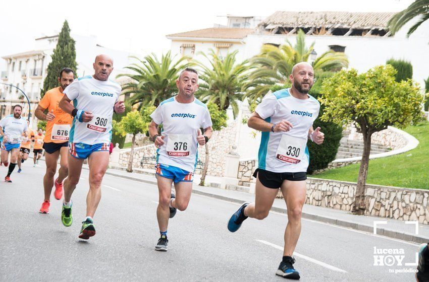 GALERÍA I: XXI Carrera Popular Ciudad de Lucena: Todo el mundo a correr: La salida y el recorrido urbano