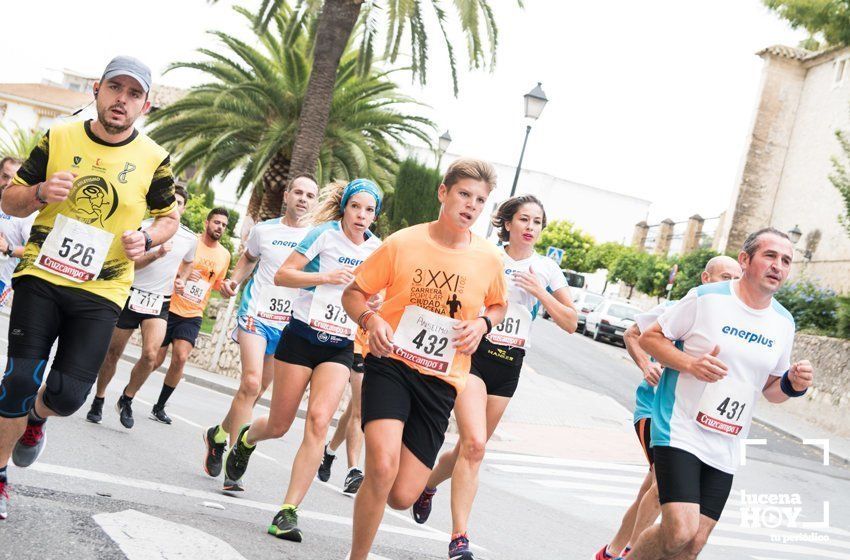 GALERÍA I: XXI Carrera Popular Ciudad de Lucena: Todo el mundo a correr: La salida y el recorrido urbano