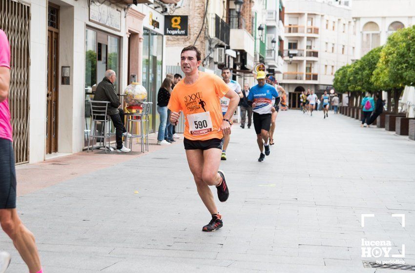 GALERÍA I: XXI Carrera Popular Ciudad de Lucena: Todo el mundo a correr: La salida y el recorrido urbano