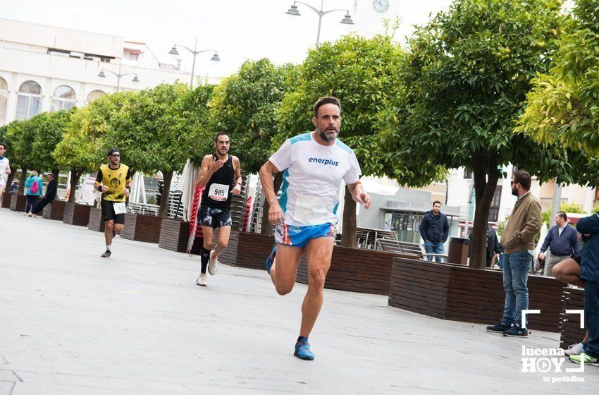 GALERÍA I: XXI Carrera Popular Ciudad de Lucena: Todo el mundo a correr: La salida y el recorrido urbano