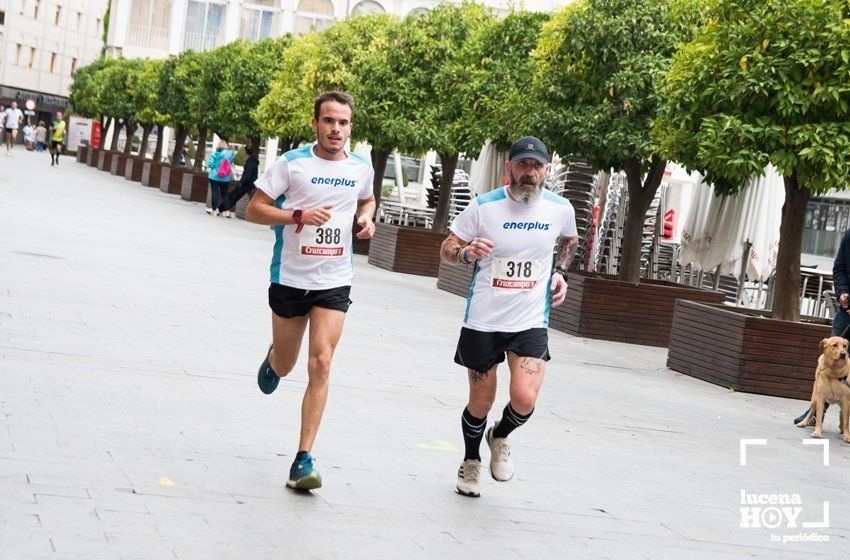 GALERÍA I: XXI Carrera Popular Ciudad de Lucena: Todo el mundo a correr: La salida y el recorrido urbano