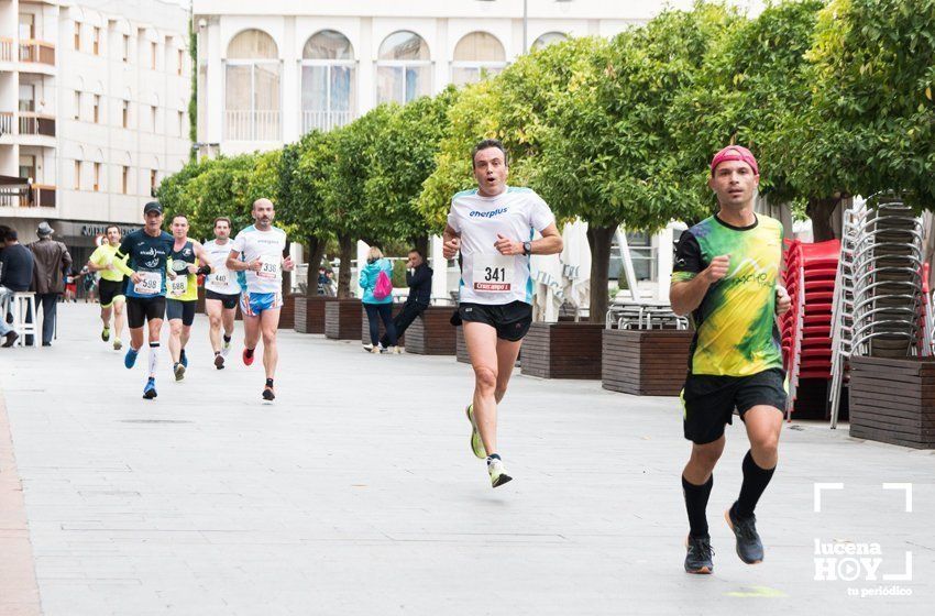 GALERÍA I: XXI Carrera Popular Ciudad de Lucena: Todo el mundo a correr: La salida y el recorrido urbano