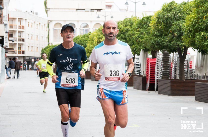 GALERÍA I: XXI Carrera Popular Ciudad de Lucena: Todo el mundo a correr: La salida y el recorrido urbano