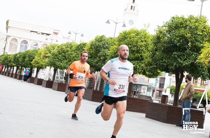 GALERÍA I: XXI Carrera Popular Ciudad de Lucena: Todo el mundo a correr: La salida y el recorrido urbano