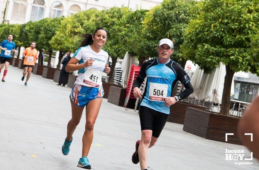 GALERÍA I: XXI Carrera Popular Ciudad de Lucena: Todo el mundo a correr: La salida y el recorrido urbano