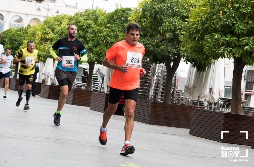 GALERÍA I: XXI Carrera Popular Ciudad de Lucena: Todo el mundo a correr: La salida y el recorrido urbano