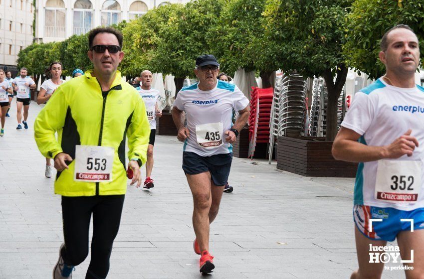 GALERÍA I: XXI Carrera Popular Ciudad de Lucena: Todo el mundo a correr: La salida y el recorrido urbano