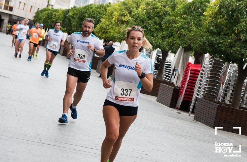 GALERÍA I: XXI Carrera Popular Ciudad de Lucena: Todo el mundo a correr: La salida y el recorrido urbano