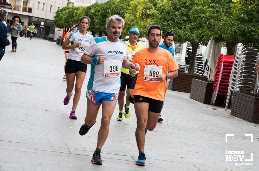 GALERÍA I: XXI Carrera Popular Ciudad de Lucena: Todo el mundo a correr: La salida y el recorrido urbano