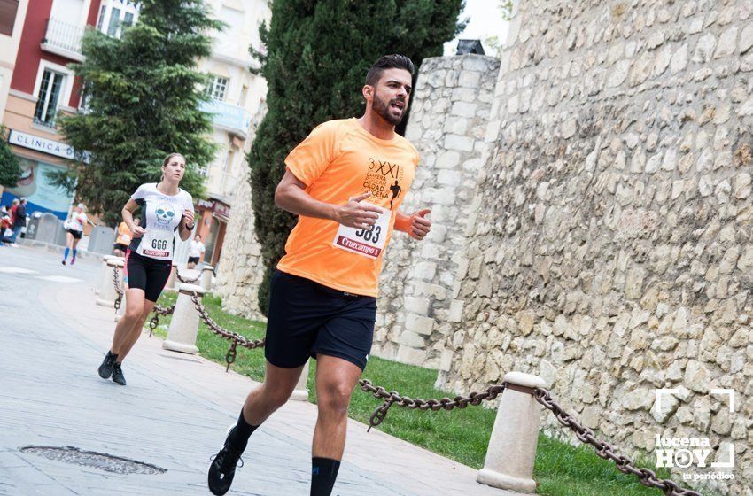 GALERÍA I: XXI Carrera Popular Ciudad de Lucena: Todo el mundo a correr: La salida y el recorrido urbano