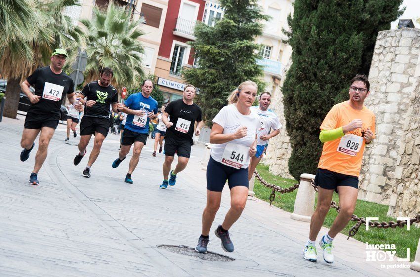 GALERÍA I: XXI Carrera Popular Ciudad de Lucena: Todo el mundo a correr: La salida y el recorrido urbano