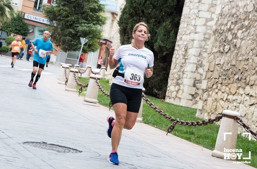 GALERÍA I: XXI Carrera Popular Ciudad de Lucena: Todo el mundo a correr: La salida y el recorrido urbano