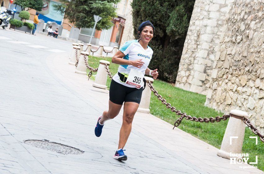 GALERÍA I: XXI Carrera Popular Ciudad de Lucena: Todo el mundo a correr: La salida y el recorrido urbano