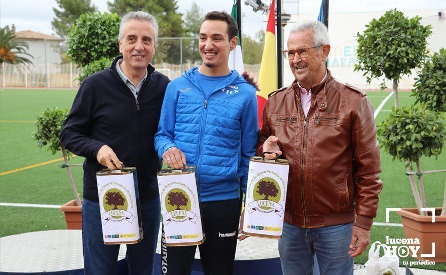 GALERÍA II: XXI Carrera Popular de Lucena / Línea de meta y podios de la prueba absoluta