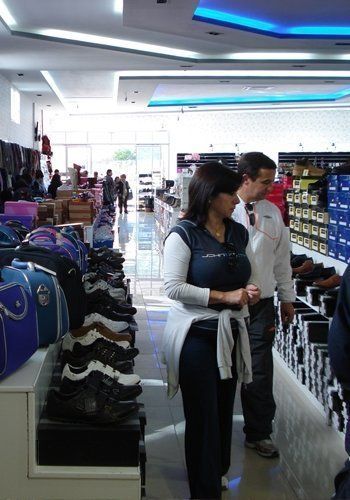  La proliferación de "chinos" preocupa al comercio local tradicional 