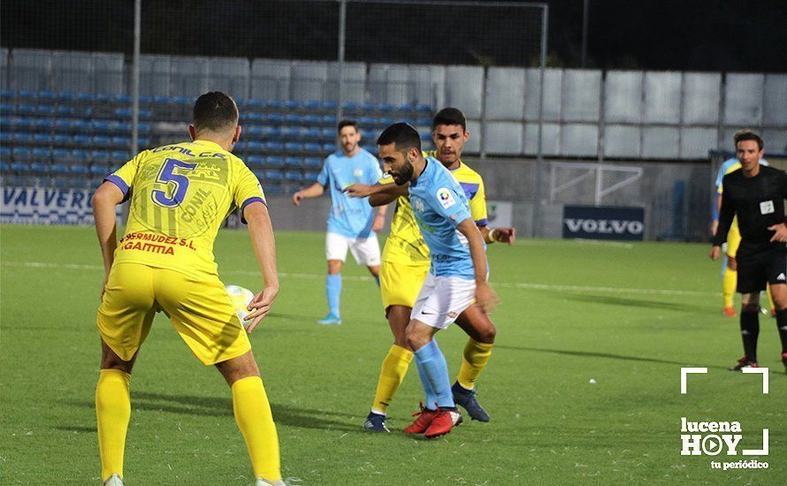 GALERÍA: El Ciudad de Lucena sigue pisando fuerte y derrota al Conil (2-1)