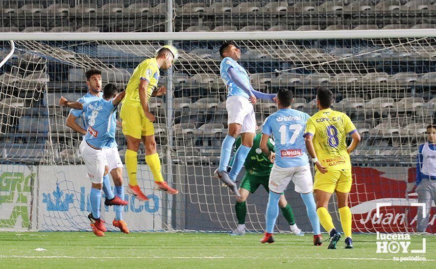 GALERÍA: El Ciudad de Lucena sigue pisando fuerte y derrota al Conil (2-1)