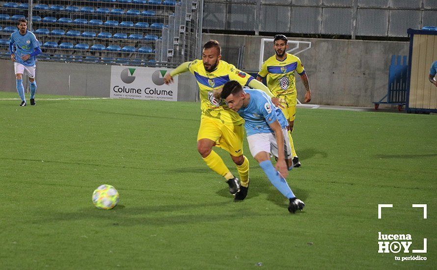 GALERÍA: El Ciudad de Lucena sigue pisando fuerte y derrota al Conil (2-1)