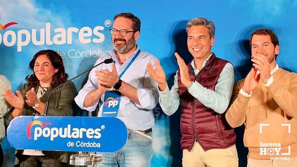  Redondo, con el presidente provincial del PP; Andrés Lorite, que la acompañará como diputado, y Fernando Priego, que sigue como senador 