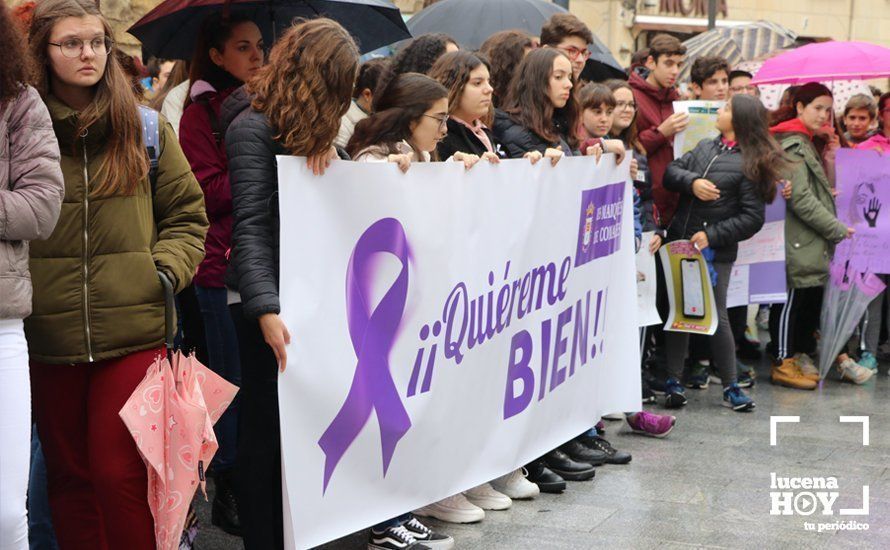 GALERÍA: Numerosos alumnos de institutos lucentinos se suman al paro silencioso contra la violencia machista GALERÍA: Numerosos alumnos de institutos lucentinos se suman al paro silencioso contra la violencia machista