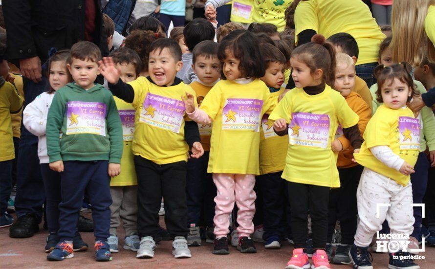 GALERÍA: Los niños del CEIP Antonio Machado corren para ayudar a un niño keniata que será intervenido en Granada